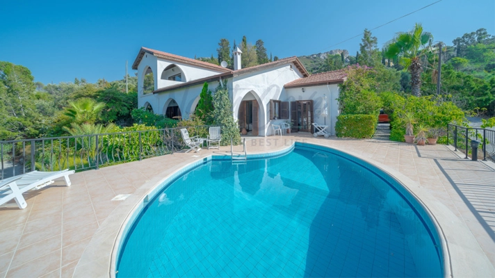 Properties for sale Northern Cyprus pool