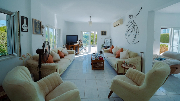 Properties for sale Northern Cyprus Livingroom