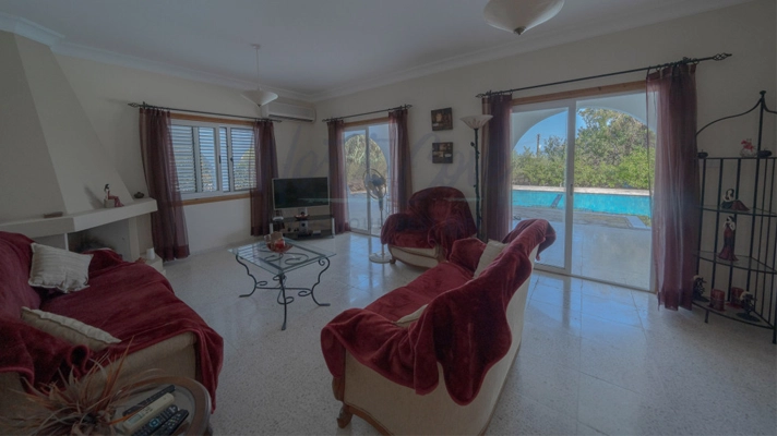 Property for sale Northern Cyprus livingroom