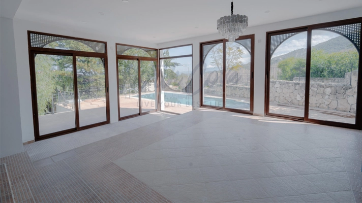 Property for sale Northern Cyprus livingroom