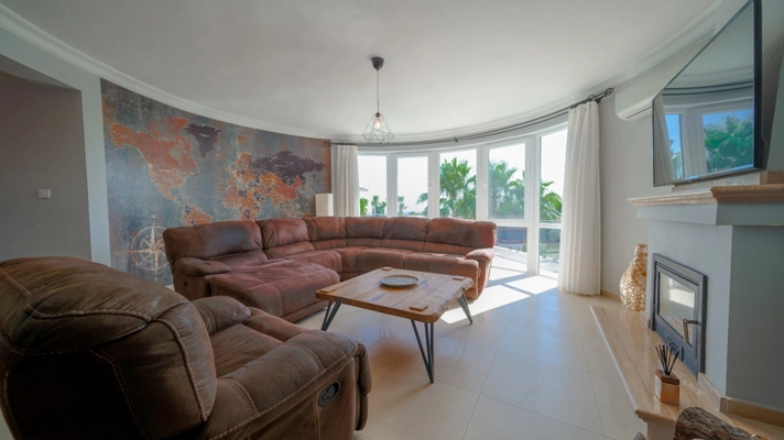 Property for sale Northern Cyprus livingroom